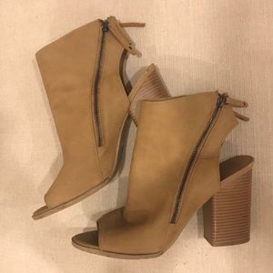Dolce Vita Tan Zip-up Open Toe Block Heel